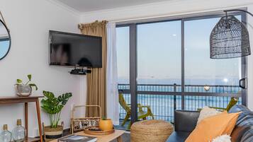 Apartment (Sandunne) | 1 bedroom, premium bedding, pillow-top beds, individually decorated