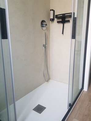 City Apartment | Bathroom