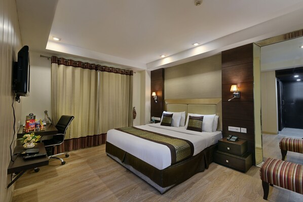 Egyptian cotton sheets, premium bedding, Select Comfort beds, desk