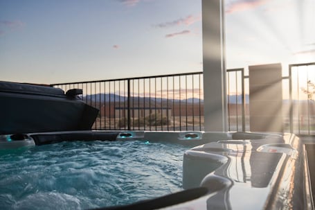 Outdoor spa tub. Moon Sage Retreat • Private Hot Tub!