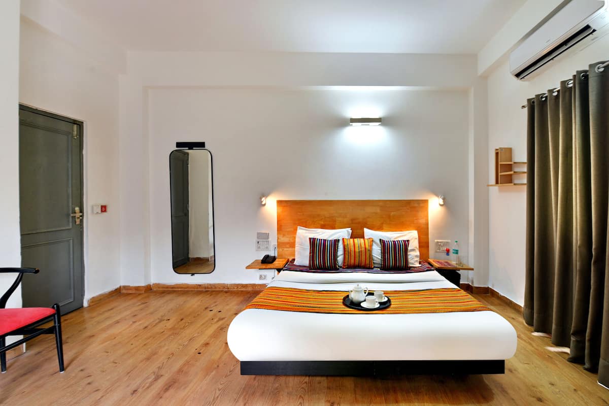 Classic Room | Egyptian cotton sheets, premium bedding, Select Comfort beds, free WiFi