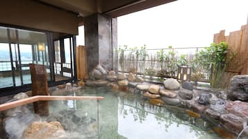 Sauna, spa tub, hot springs