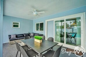 House | Terrace/patio - Modern 5BR with Private Heated Pool (Hollywood)