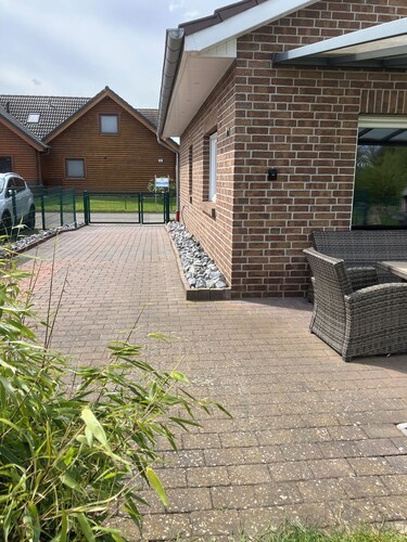 500m zum Hundestrand, eingezäunter Garten, ebenerdig, 2 Bäder