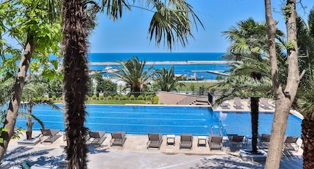 Seasonal outdoor pool