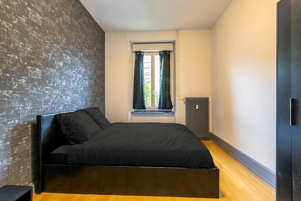 2 slaapkamers, een strijkplank/strijkijzer, wifi, beddengoed