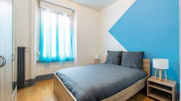 2 chambres, fer et planche à repasser, Wi-Fi, draps fournis