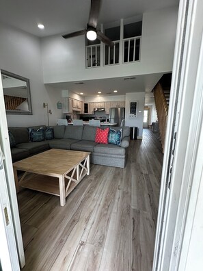 Smart TV - 10 H Two Bedroom Condo | 2 Bed, 2 Bath (Destin)