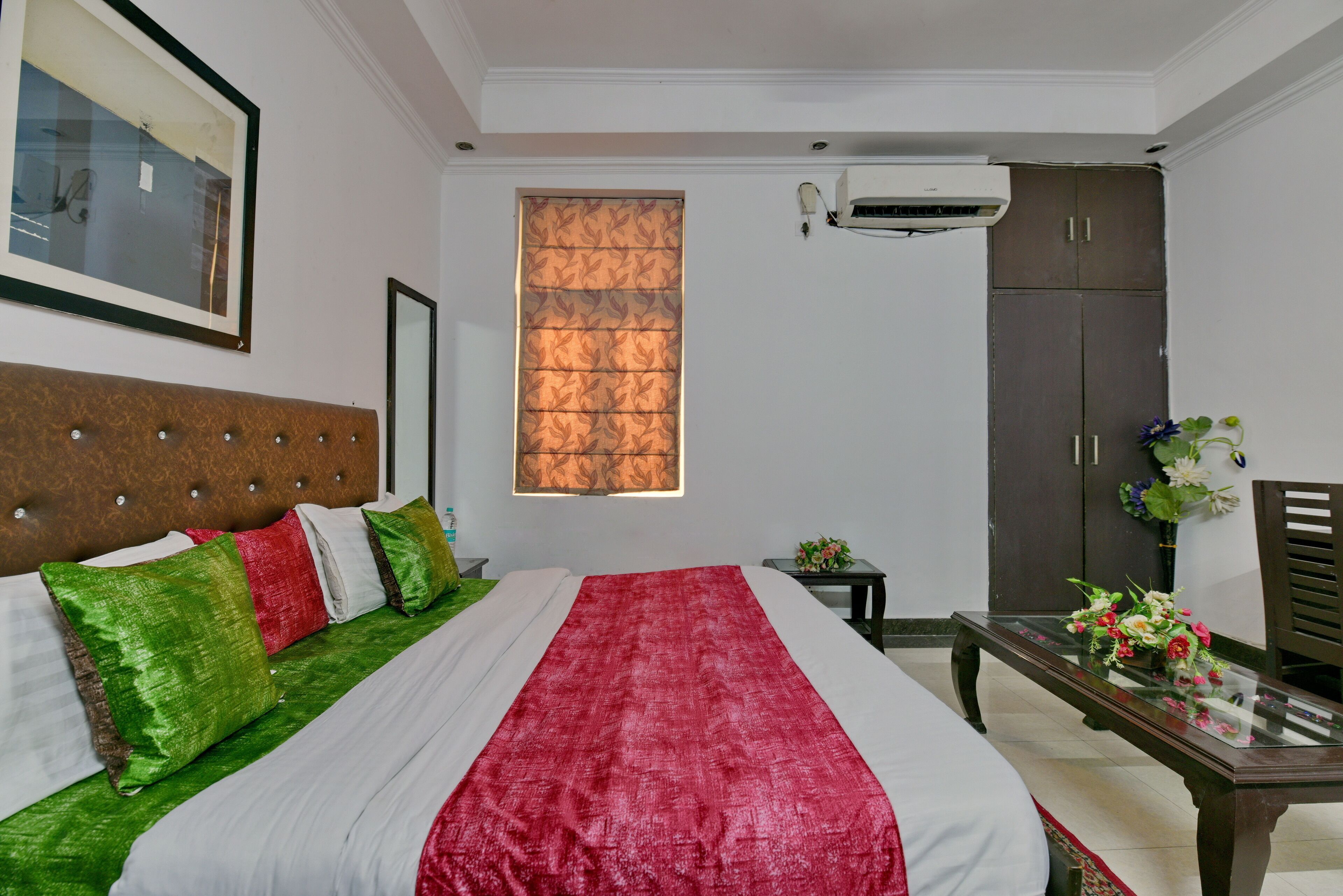 Egyptian cotton sheets, premium bedding, Select Comfort beds, desk
