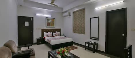 Superior Room | Cadar kapas Mesir, peralatan tempat tidur premium, katil Select Comfort 