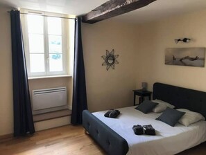 2 bedrooms, iron/ironing board, travel cot, free WiFi - Appartement de Charme "Le Bureau des Armateurs" (Tréguier)