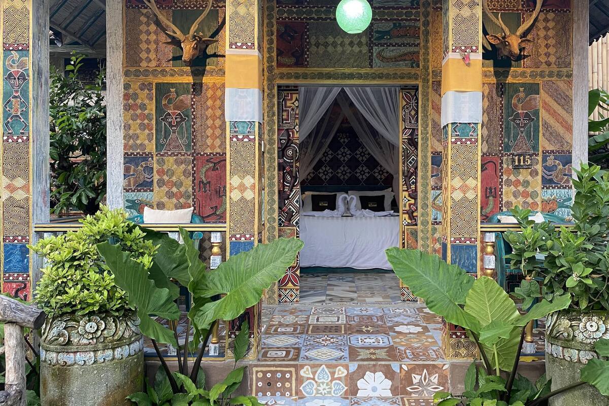 Studio Suite, 1 Tempat Tidur Queen, teras, pemandangan kolam renang | Teras/patio