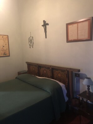 1 slaapkamer, een strijkplank/strijkijzer, gratis wifi