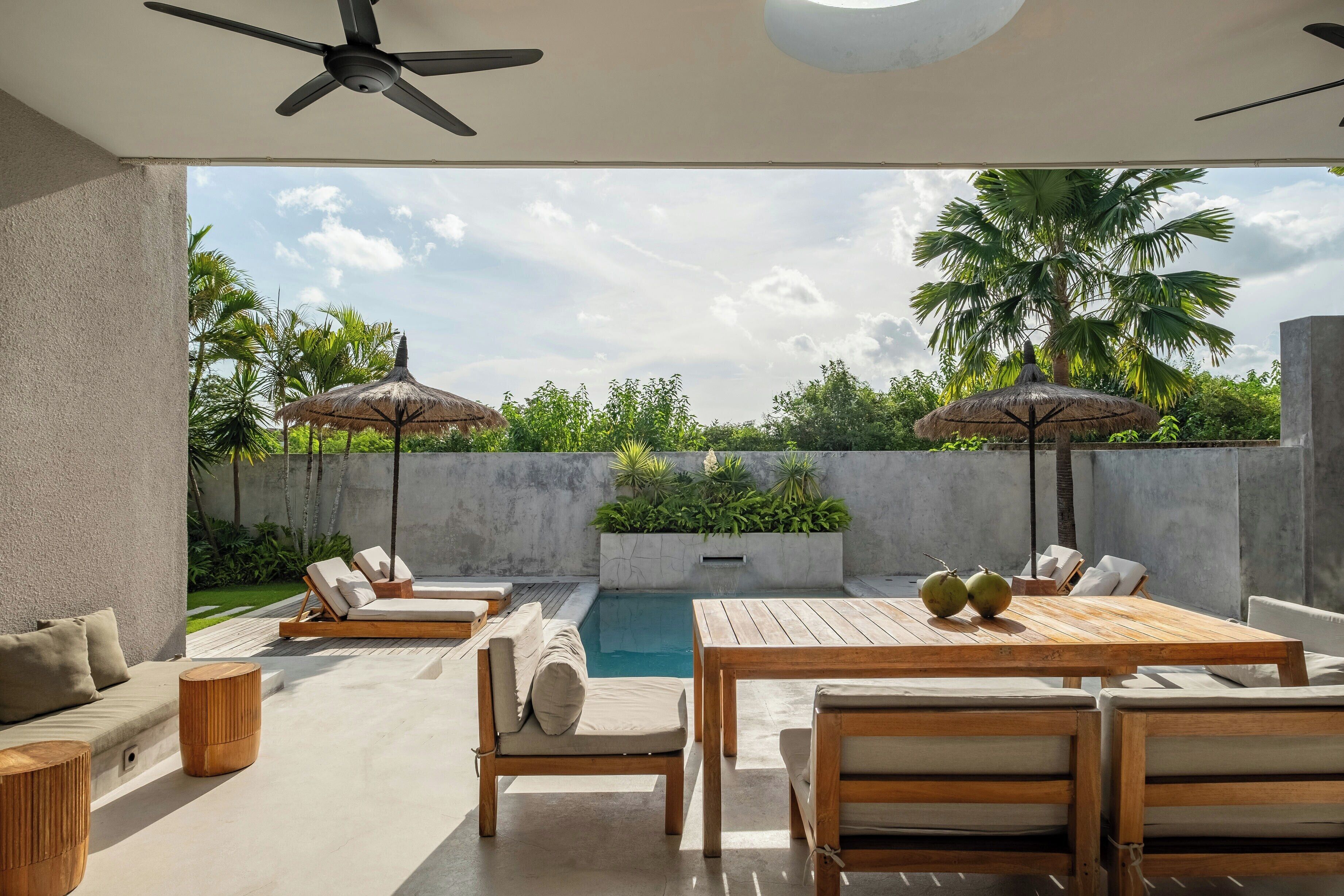 Villa, 2 Bedrooms | Dining room