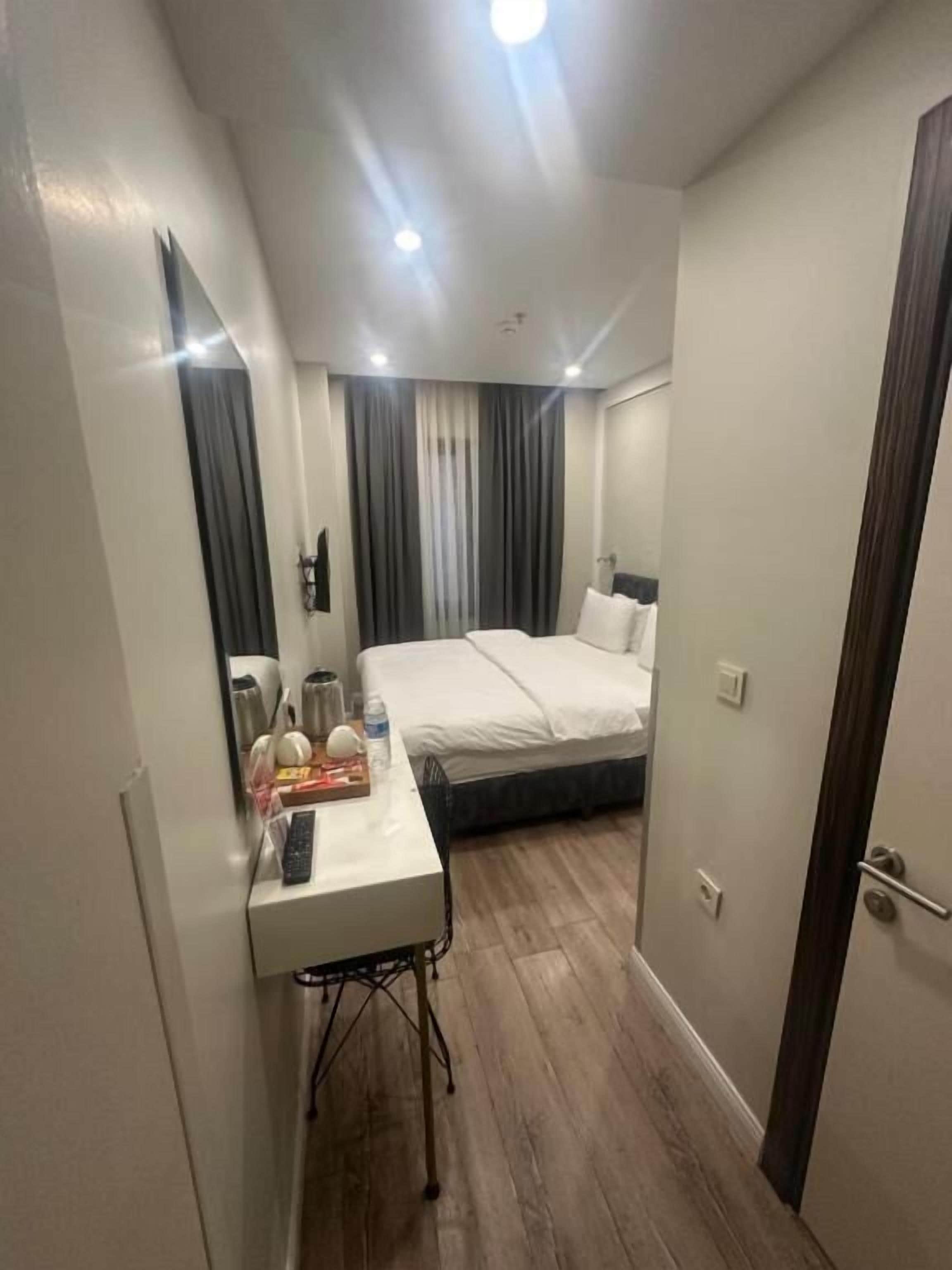 Family Room, 2 Bedrooms, 2 Bathrooms, City View