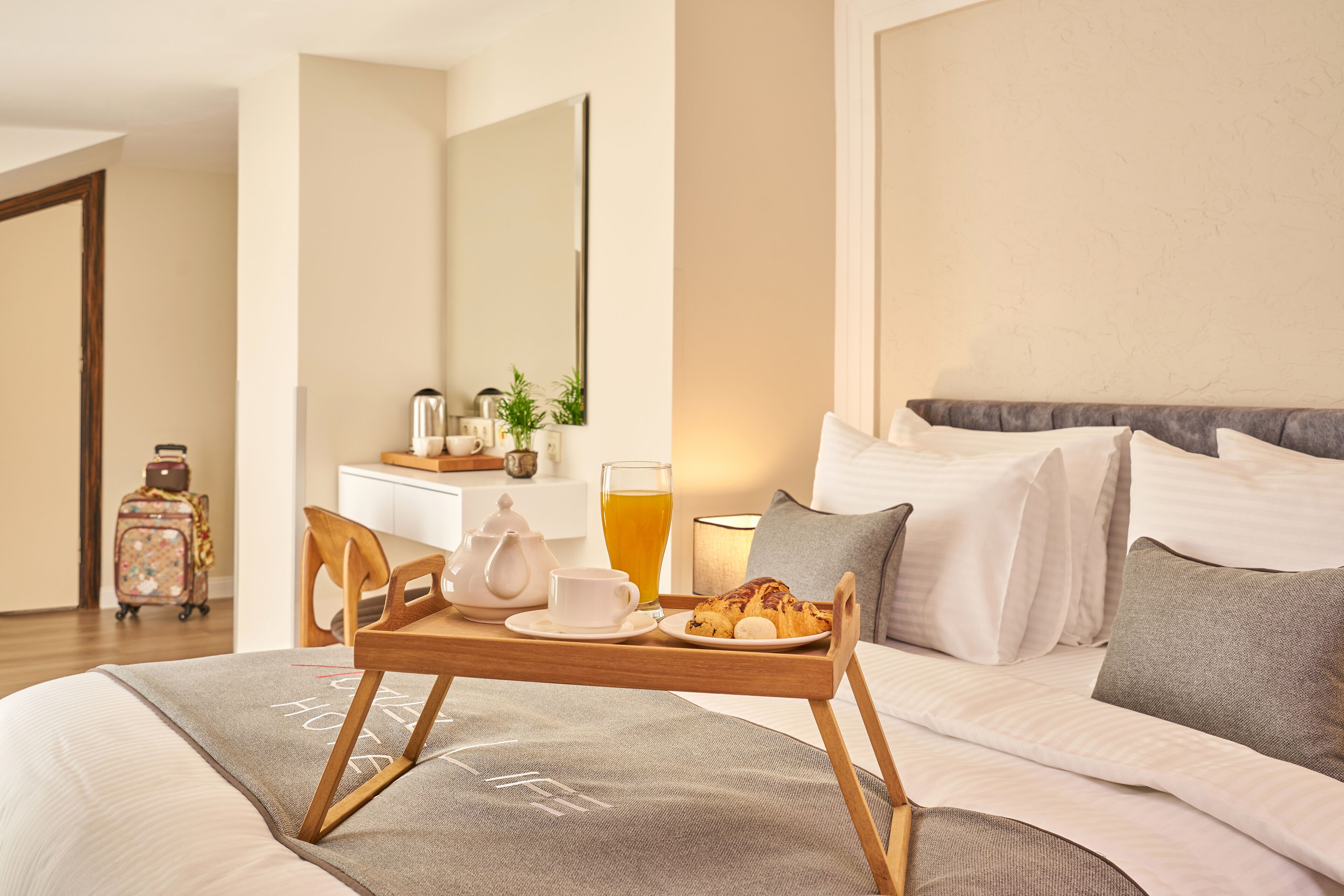 プレミアム ルーム 1 ベッドルーム バルコニー シティビュー | エジプト綿のシーツ、高級寝具、デスク、ノートパソコン用作業スペース