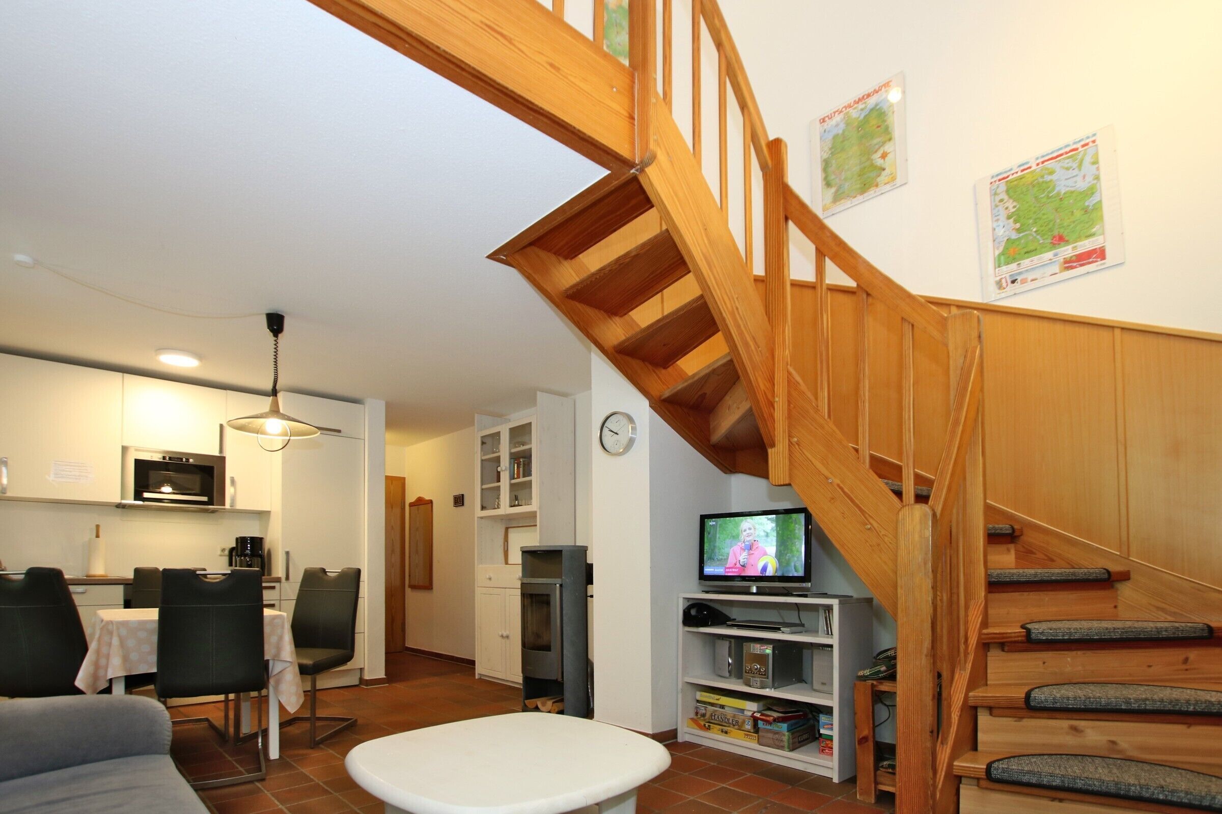 Fernseher, Kamin, DVD-Player, Stereoanlage