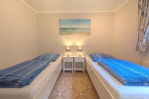 3 bedrooms, iron/ironing board, free WiFi - Ferienwhg. mit 4 Zimmern, auf ca. 118m² im EG mit Blick auf Meer und Strand (Wyk auf Föhr)