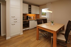 Oven, dishwasher, coffee/tea maker, toaster