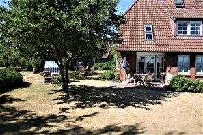 Exterior - Ferienwohnung mit 2- Zimmern auf ca. 50m² mit Meerblick (Wyk auf Föhr)