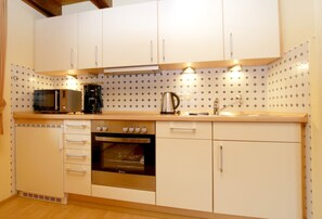 Mikrowelle, Ofen, Geschirrspüler