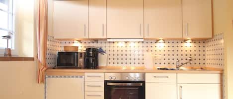 Mikrowelle, Ofen, Geschirrspüler