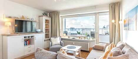 テレビ、DVD プレーヤー、ステレオ