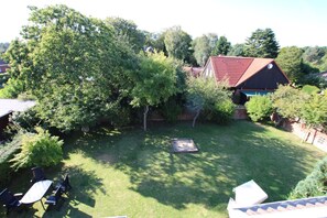 Outdoor dining - Ferienwohnung in Wyk mit 2 Zimmern auf ca. 45 m² im 2. OG (Wyk auf Föhr)
