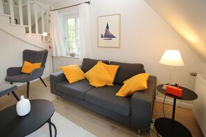 Fernseher, DVD-Player, Stereoanlage