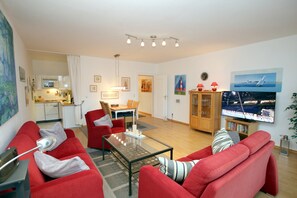 Fernseher, DVD-Player, Stereoanlage