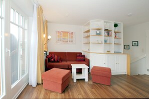 Fernseher, DVD-Player, Stereoanlage
