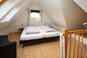 2 chambres, fer et planche à repasser, lit parapluie, Wi-Fi gratuit