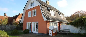 Haushälfte mit 4 Zimmern in Wyk auf ca. 120m² mit Garten und Terrasse