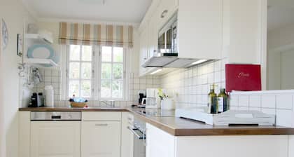 Haushälfte mit 4 Zimmern in Wyk auf ca. 120m² mit Garten und Terrasse