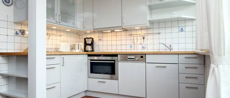 Køleskab, mikrobølgeovn, ovn, opvaskemaskine