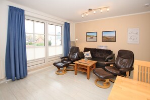 Fernseher, DVD-Player, Stereoanlage