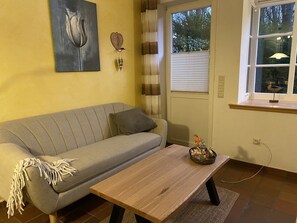 Fernseher, Kamin, DVD-Player, Stereoanlage