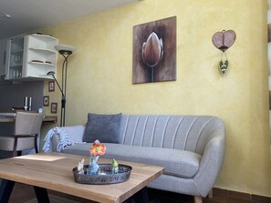 Fernseher, Kamin, DVD-Player, Stereoanlage