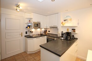 Mikrowelle, Ofen, Geschirrspüler