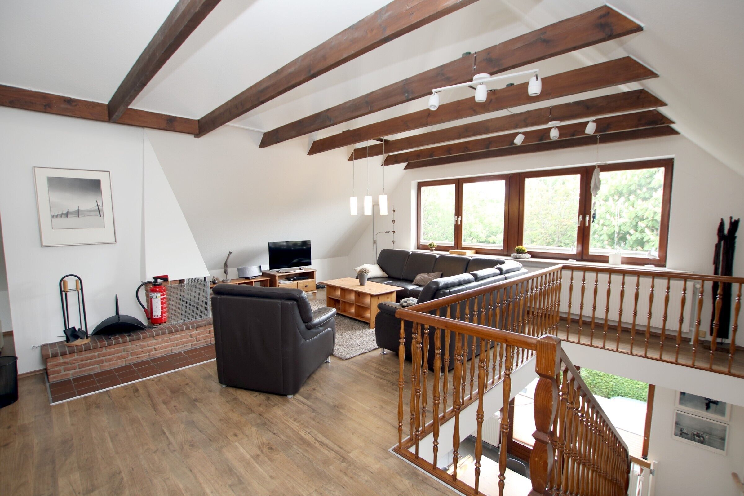 Fernseher, Kamin, DVD-Player, Stereoanlage