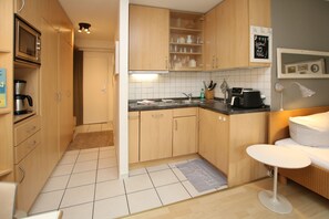 Kühlschrank, Mikrowelle, Geschirrspüler