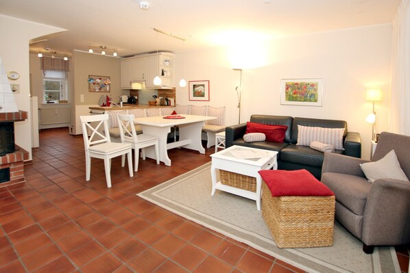 TV, fireplace, DVD player, stereo