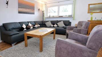 Fernseher, DVD-Player, Stereoanlage