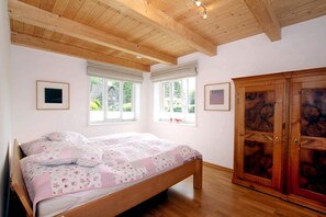 2 Schlafzimmer, Bügeleisen/Bügelbrett, Reisekinderbett, kostenloses WLAN