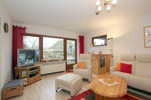 Fernseher, DVD-Player, Stereoanlage