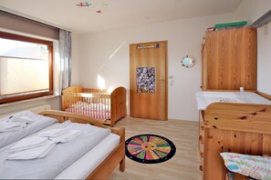 2 Schlafzimmer, Bügeleisen/Bügelbrett, kostenloses WLAN