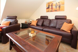 Fernseher, Kamin, DVD-Player, Stereoanlage