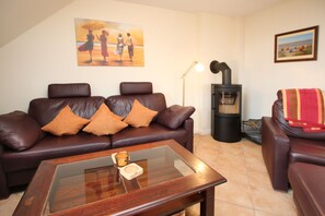 Fernseher, Kamin, DVD-Player, Stereoanlage