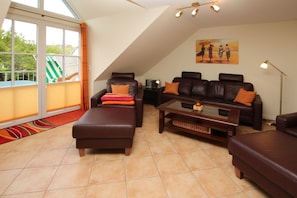 TV, lareira, DVD player, aparelho de som