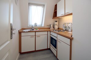 Kühlschrank, Ofen, Herdplatte, Toaster